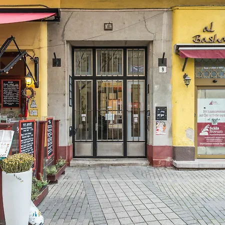 Oasis - Liszt Ferenc Square Apartman *