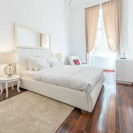 Oasis - Liszt Ferenc Square Apartman